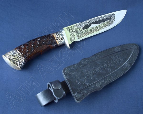 Туристический нож Беркут с гардой (сталь 65Х13, рукоять дерево)