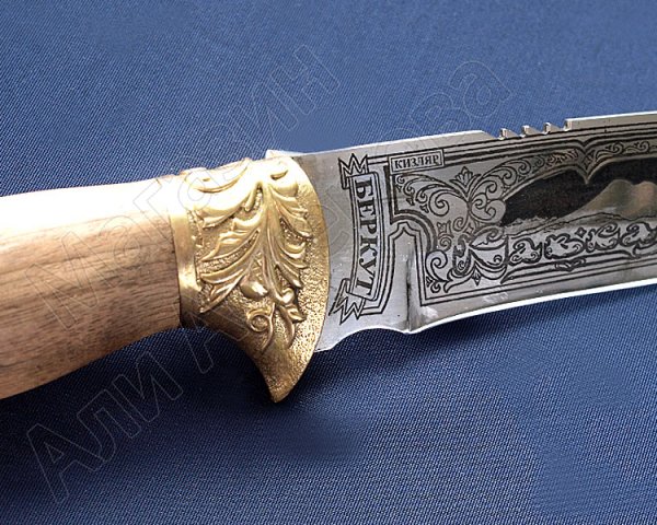 Туристический нож Беркут (сталь 65Х13, рукоять дерево)