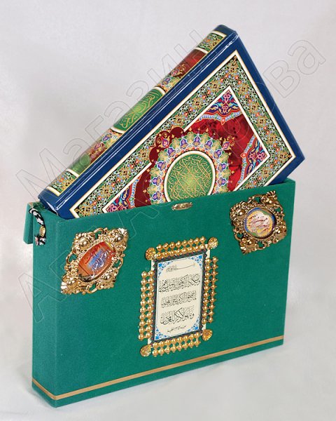 Футляр для Корана деревянный с зеленым велюровым покрытием