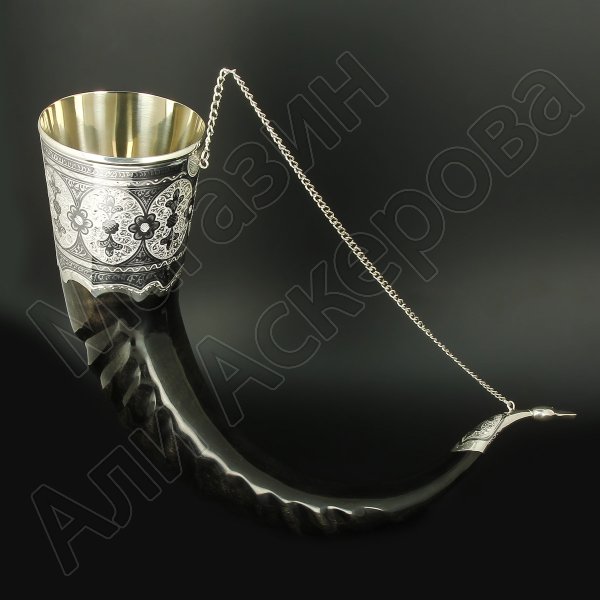 Элитный серебряный рог турий Кубачи с пиалой в подарочном футляре из бархата