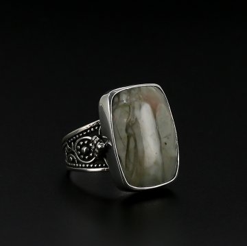Эксклюзивное серебряное кольцо (яшма)