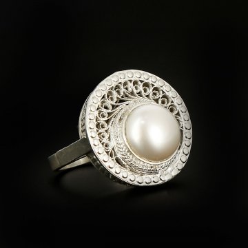 Эксклюзивное серебряное кольцо (жемчуг)