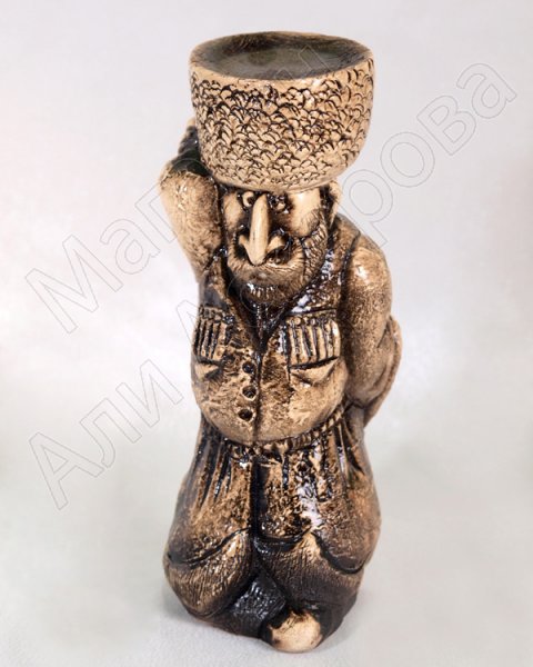 Подарочная статуэтка ручной работы "Горец на рынке" обожженная глина