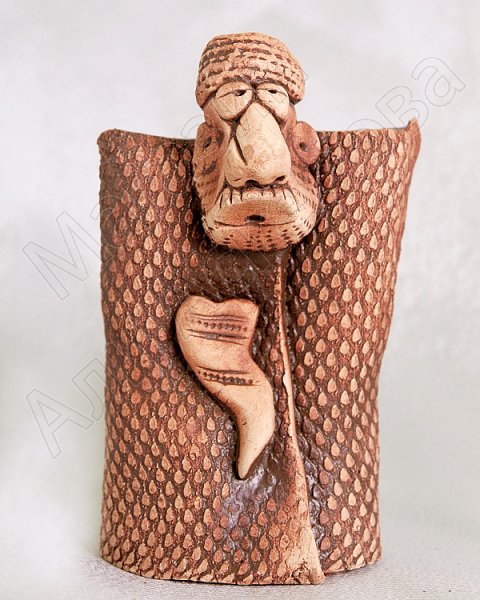 Подарочная статуэтка ручной работы "Абрек в бурке" обожженная глина