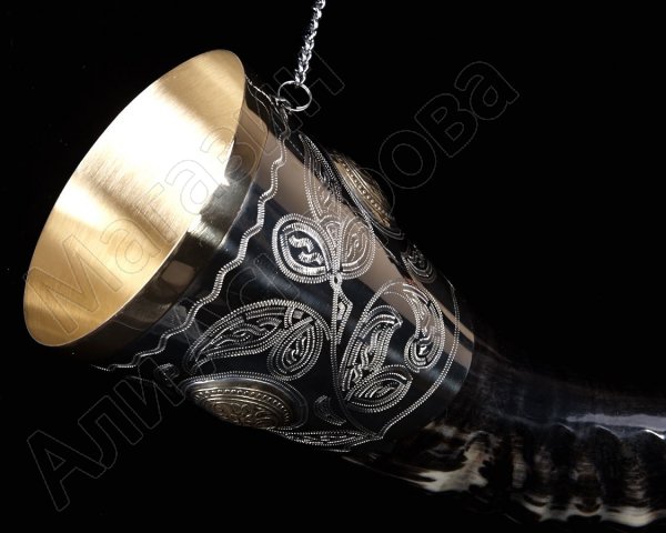 Элитный рог кавказского тура мельхиоровый с медальонами (90-100 см)