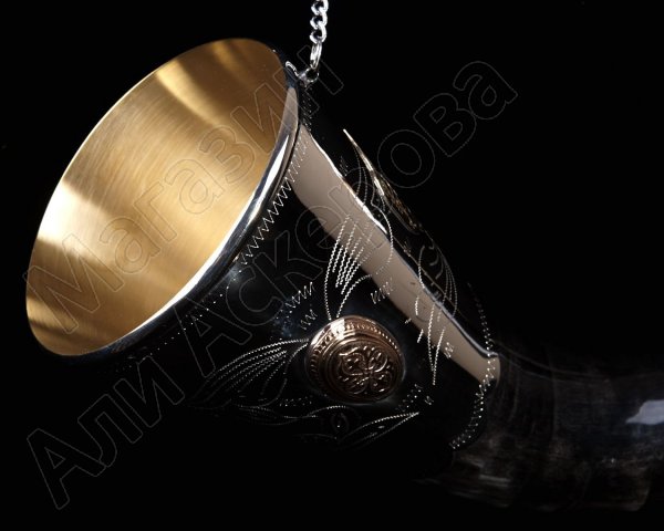 Элитный рог кавказского тура мельхиоровый с медальонами и орнаментом №1 (70-80 см)